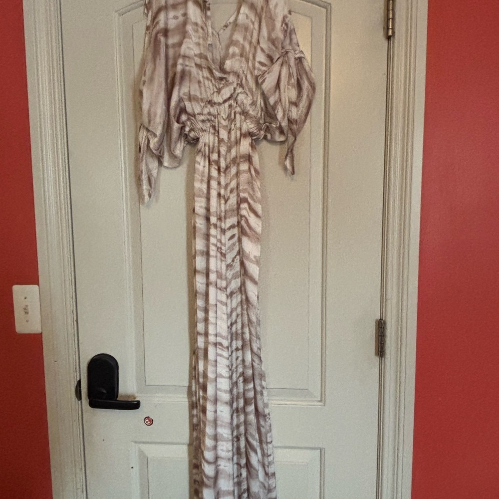SURF GYPSY Elegant Cream Tie-Dye Maxi Dress/Swim Coverup. NWT. size Small - Picture 2 of 6